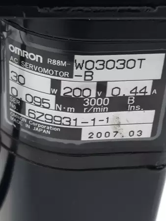 Omron W03030T-B AC Servomotor 30W 200V 0.44A  