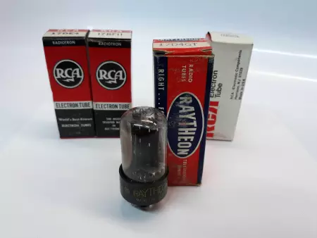 RCA/Raytheon 17DE4/17BF11/17D4GT/17BS3A-17DW4A Electron Tube Lot of 4