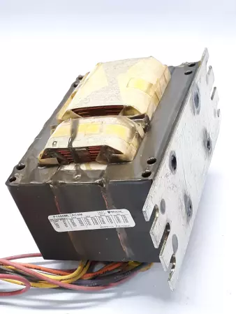 Universal Lighting Technologies P1000MLTAC5M Autotransformer 