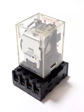 A.A. Electric AAE-D204-M 24VDC Relay w/Socket Base, 24VDC Coil 