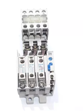 Cutler-Hammer 306GN3 SER.B1 Contactor 24V Coil / C320KGT6 Series A2 Aux 