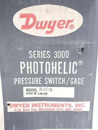 Dwyer 3002 Photohelic Pressure Switch / Gage 0-2