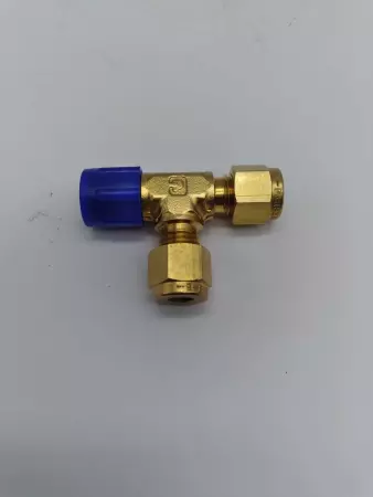 NEW Parker 4B-1/4T Brass Branch Tee Fitting 