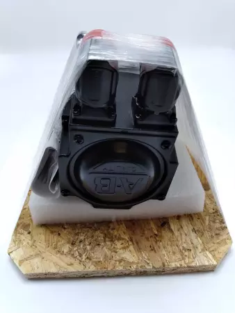 Allen-Bradley MPL-B330P-SJ72AA SER.A Brushless Servo Motor 2.4HP, 100mm Frame 
