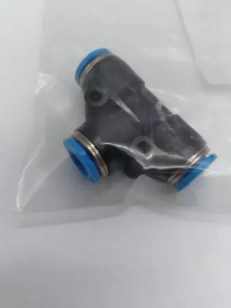 NEW  QST-8 153130 PUSH IN T-CONNECTOR Pneumatic 