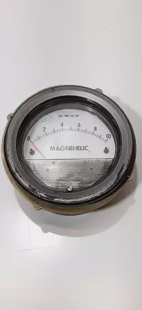 Dwyer 2210C Magnehelic Differential Pressure Gauge 