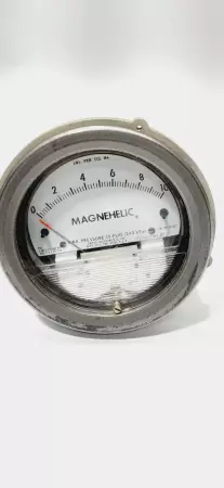 Dwyer 2210C Magnehelic Differential Pressure Gauge 