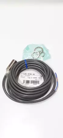 Omron E2E-X7D1-N Proximity Sensor 5m 12-24 