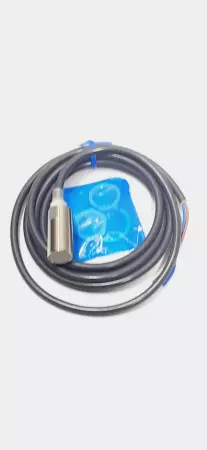 Omron E2E-X7D1-N Proximity Sensor 2m 12-24VDC 