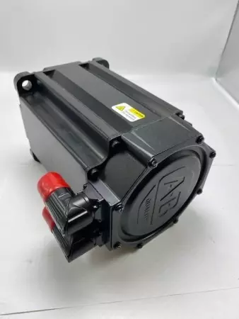 ALLEN BRADLEY MPL-B540K-MJ72AA Servo Motor, 460V, 4000-RPM, Series A 