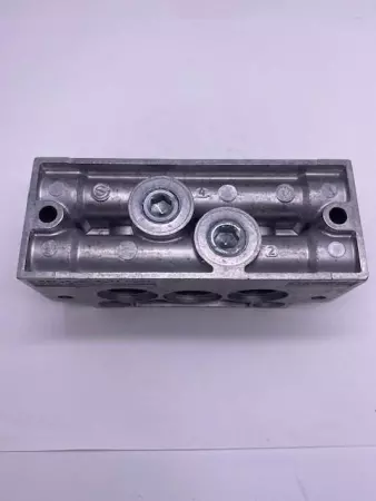  FESTO NAVW-1/4-1-ISO 152789 MANIFOLD SUB-BASE W/90 DEGREE CONNECTIONS 