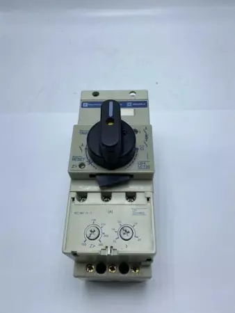  TELEMECANIQUE LD4-LC130BD W/ LB1-LC03M22 24V Motor Starter with Overload 