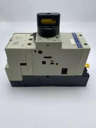  TELEMECANIQUE LD4-LC130BD W/ LB1-LC03M22 24V Motor Starter with Overload 