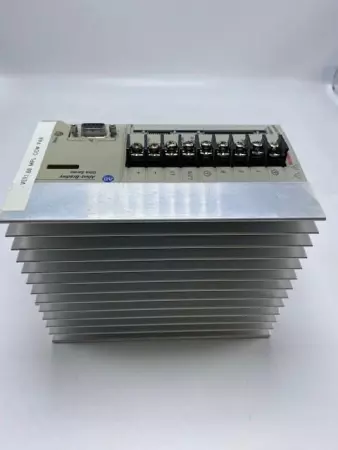 ALLEN BRADLEY 1398-DDM-009 SA Ultra 100 Universal Drive 1000 Watt, 15A Peak, Ser