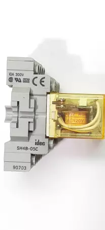 Idec RH4B-UL Relay 10A 120VAC w/ Relay Socket 