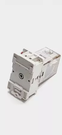 Allen-Bradley 700-HA32Z24 Relay 250V 10Amp Ser D with Socket Base 