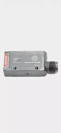 Omron E3S-AT16-D Photoelectric Sensor Switch 10-30VDC 