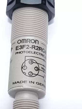 Omron E3F2-R2RC41-P1 Photoelectric Switch 10-30VDC 