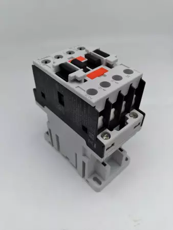 Lovato BF2510D024 Contactor Control Relay 24VDC Coil 