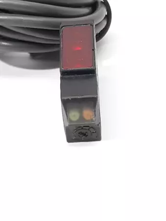 Omron E3V3-R61-3 Photoelectric Sensor 