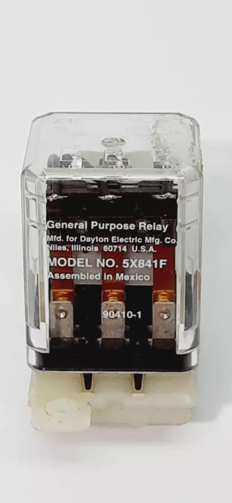 Dayton Electric 5X841F Relay 240VAC 11Amp, 120VAC Coil W/Socket Base 