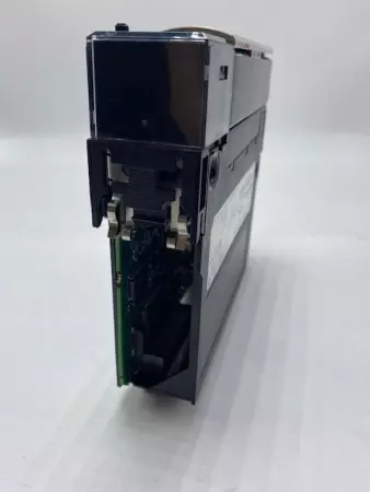 ALLEN BRADLEY 1756-IB16ISOE OUTPUT MODULE CONTROLLOGIX DC DIGITAL 16 POINT 10-55 VDC 