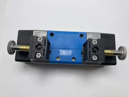  Festo MFH-5/3E-D-2-C 151855 Solenoid Valve 