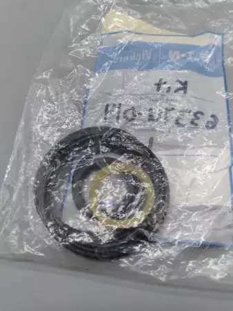 NEW Vickers 6337U-014 Seal Kit 