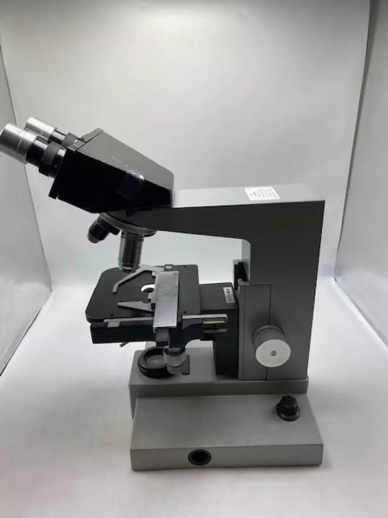 Leitz SM-LUX Wetzlar Binocular Microscope, Three Objectives and Illumination 