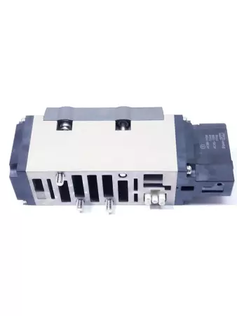 SMC VSR8-8-FG-S-1Z Solenoid Valve with Rubber Seal 
