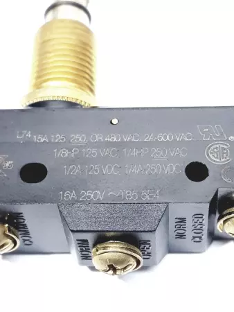 Micro Switch BZ-2RN702 Limit Switch 125-250 VAC 15Amp 125-250VDC 0.5-0.25Amp 