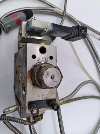 Nordson 8057582 Hot Melt Adhesive Applicator System 