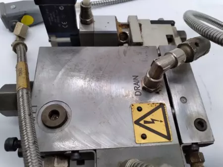 Nordson 8057582 Hot Melt Adhesive Applicator System 