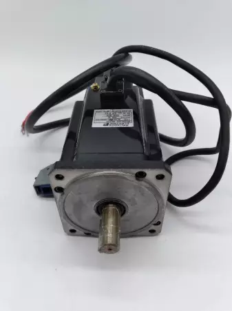 Reliance Electric BLJM-040 / 5RM2400 Servo Motor  0.4kW 