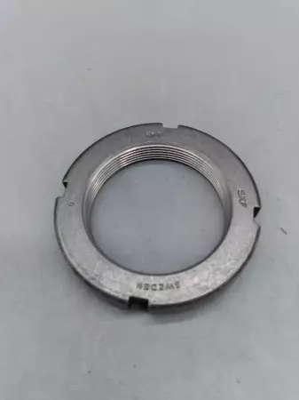 NEW SKF KM10 Lock Nut 50mm X70mm X11mm 