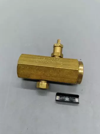 NEW Deltrol F25B Pneu-Trol Brass Needle Flow Control Valve 