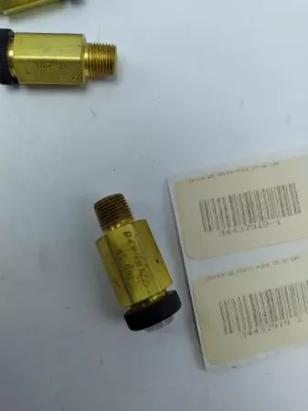 Refurbished Clippard 33437919 Pressure Indicator Lot of 4