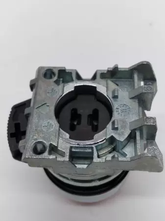  Allen-Bradley 800FM-E4 Red Extended Pushbutton Non-Illuminated 