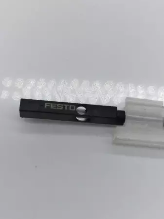  Festo SMT-10M-PS-24V-E-O Proximity Sensor 