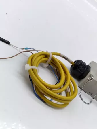  SMC VQ4101-5W1 Solenoid Valve w/Cable TESTED/EXCELLENT 