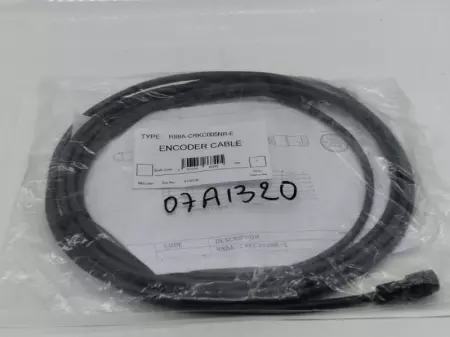 NEW OMRON R88A-CRKC005NR-E Encoder Cable 