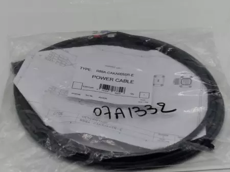 NEW OMRON R88A-CAKA005SR-E Servo Power Cable 