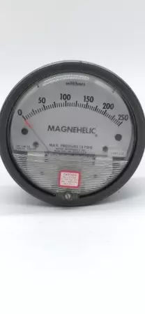  Dwyer 160984-00 Magnehelic Pressure Gauge 0-250mBar 