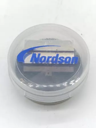 NEW Nordson 1501915 Nozzle 