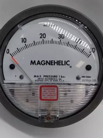  Dwyer W36W DR Magnehelic Pressure Gauge 2000-50mBar 