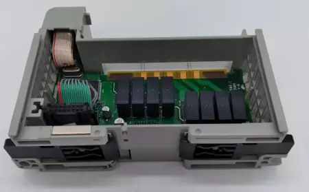 Allen-Bradley 1769-OW8 SB Compact I/O Module (Missing Door) 