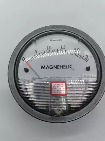  Dwyer 160483-00 Magnehelic Pressure Gauge 0 - 2.5 KPA 