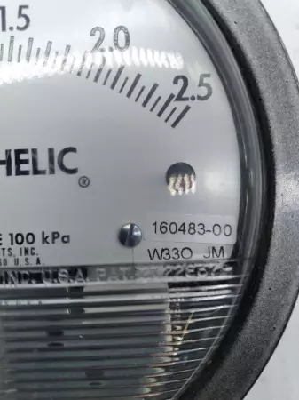  Dwyer 160483-00 Magnehelic Pressure Gauge 0 - 2.5 KPA 