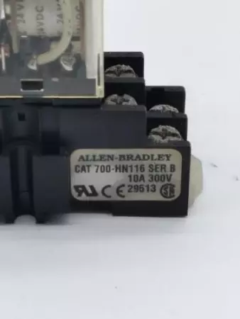 Allen-Bradley 700-HF32Z24 Relay W/700-HN116 Socket Base 