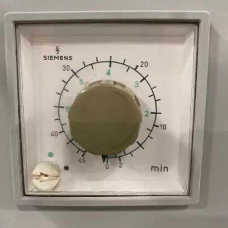 Balzers KVG 403-1 Vacuum Gauge Controller Unit 